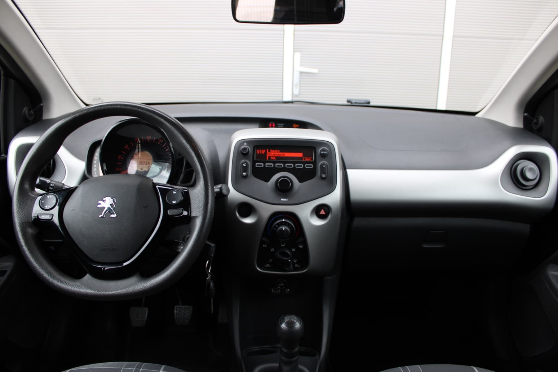 Peugeot PEUGEOT 108, foto 9 van 17